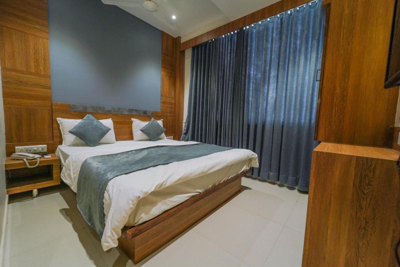 Hotel New Empire Ahmedabad Luaran gambar